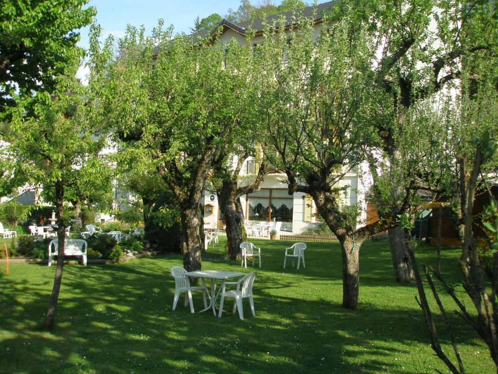 Hotel Des Alpes Брид-Ле-Бэн Экстерьер фото