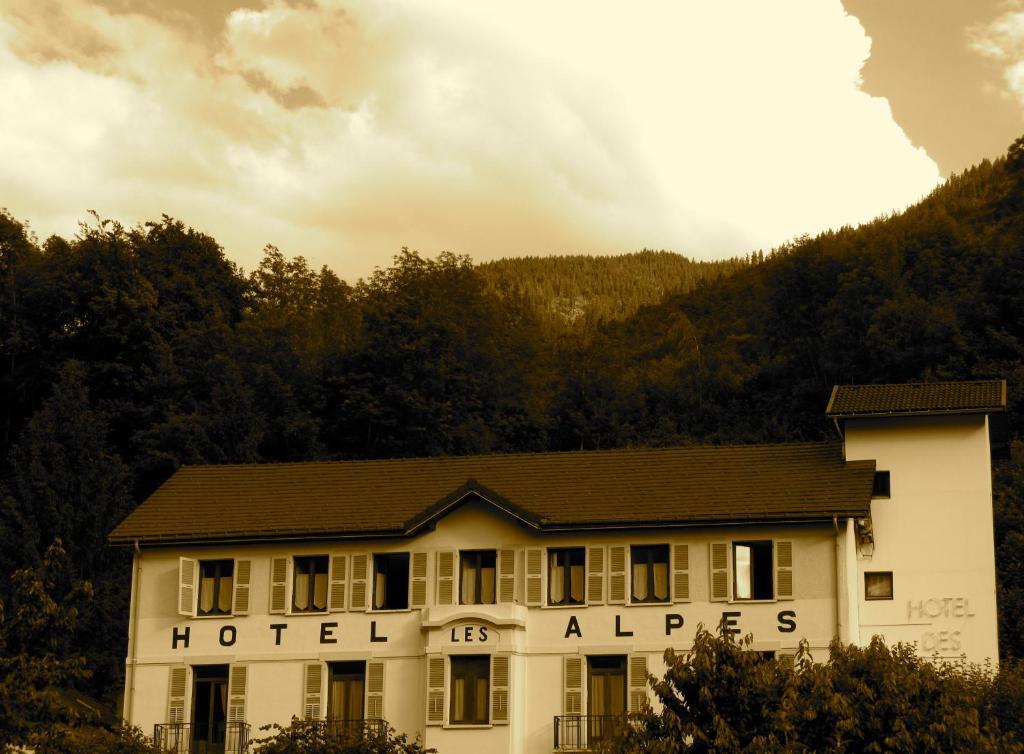Hotel Des Alpes Брид-Ле-Бэн Экстерьер фото