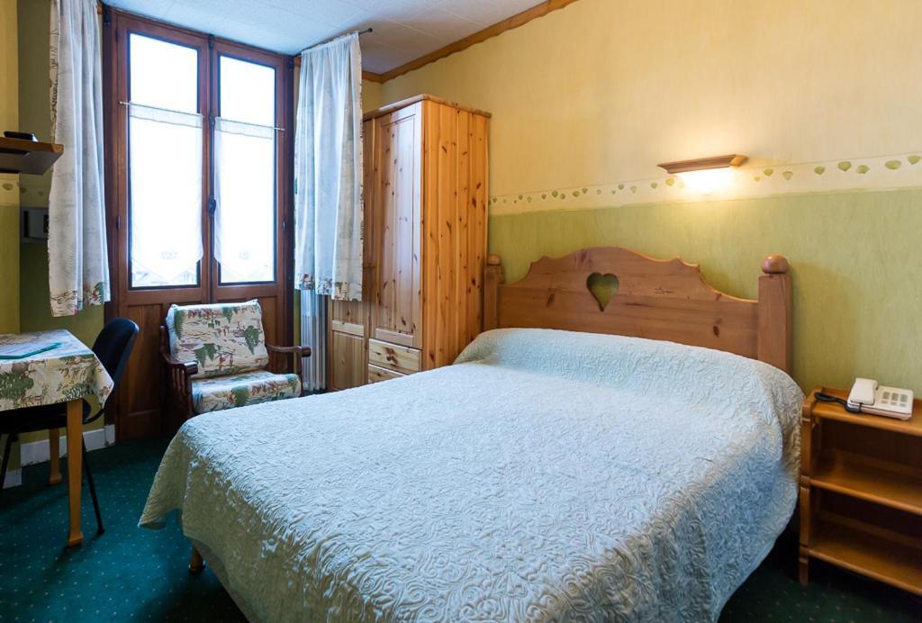Hotel Des Alpes Брид-Ле-Бэн Номер фото
